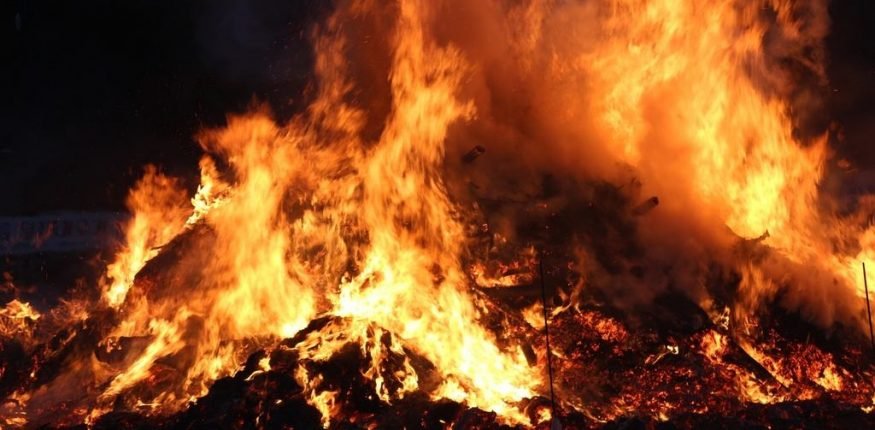 pożar śmieci na składowisku odpadów